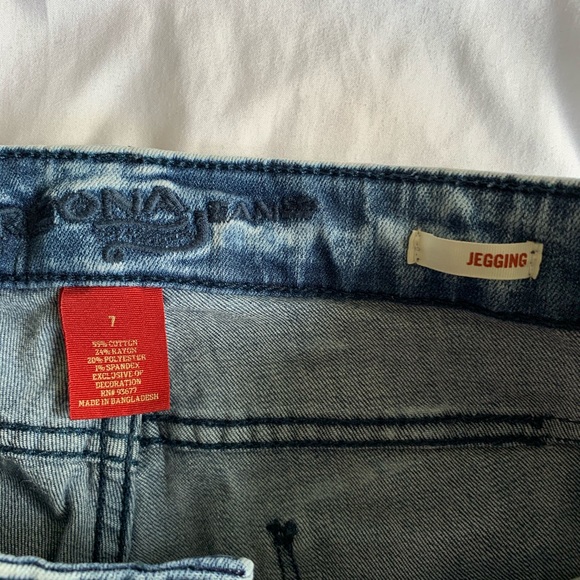 Arizona Jeans - Picture 3 of 3